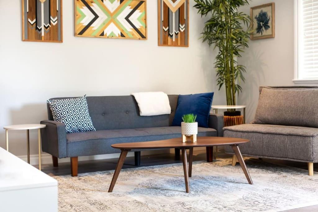 Beautiful & Cozy 1 Bedroom 1 Bath In The Westshore Victoria Eksteriør bilde